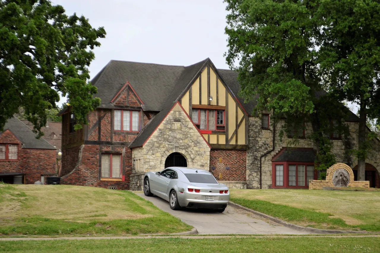 Residential home in the Fort Worth service area